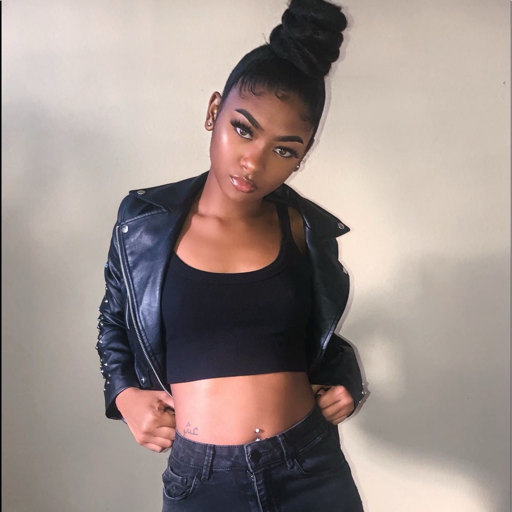 Meet your Posher, Jade